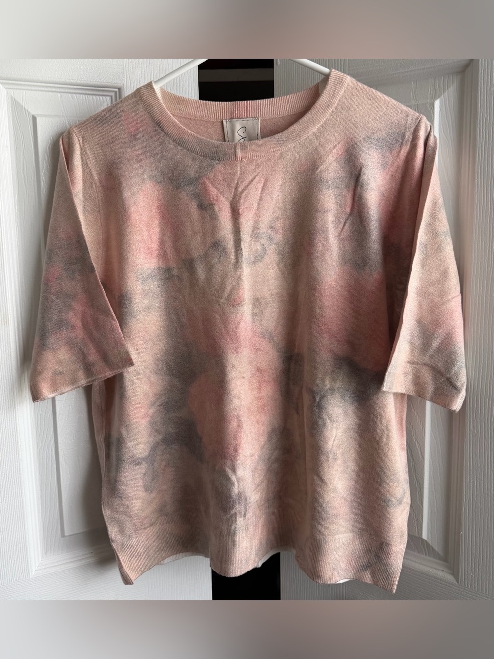Sioni Pink and Gray Tie-Dye Short-Sleeve Knit Pullover Sweater